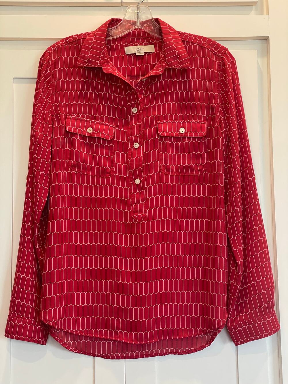 Ann Taylor LOFT Red geo print henley top blouse S